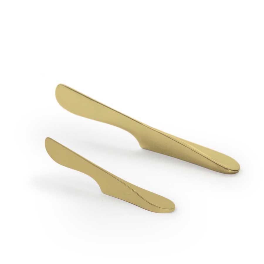 Self Standing Spreader Knife Air. Large - Brass finish. 19,5x2,5x4,4 cm. Stainless steel - 6