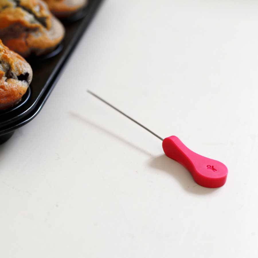 Self Standning Potato And Cake Tester Air - Cerise 13x2,1x1 cm. Silicone, stainless steel - 2