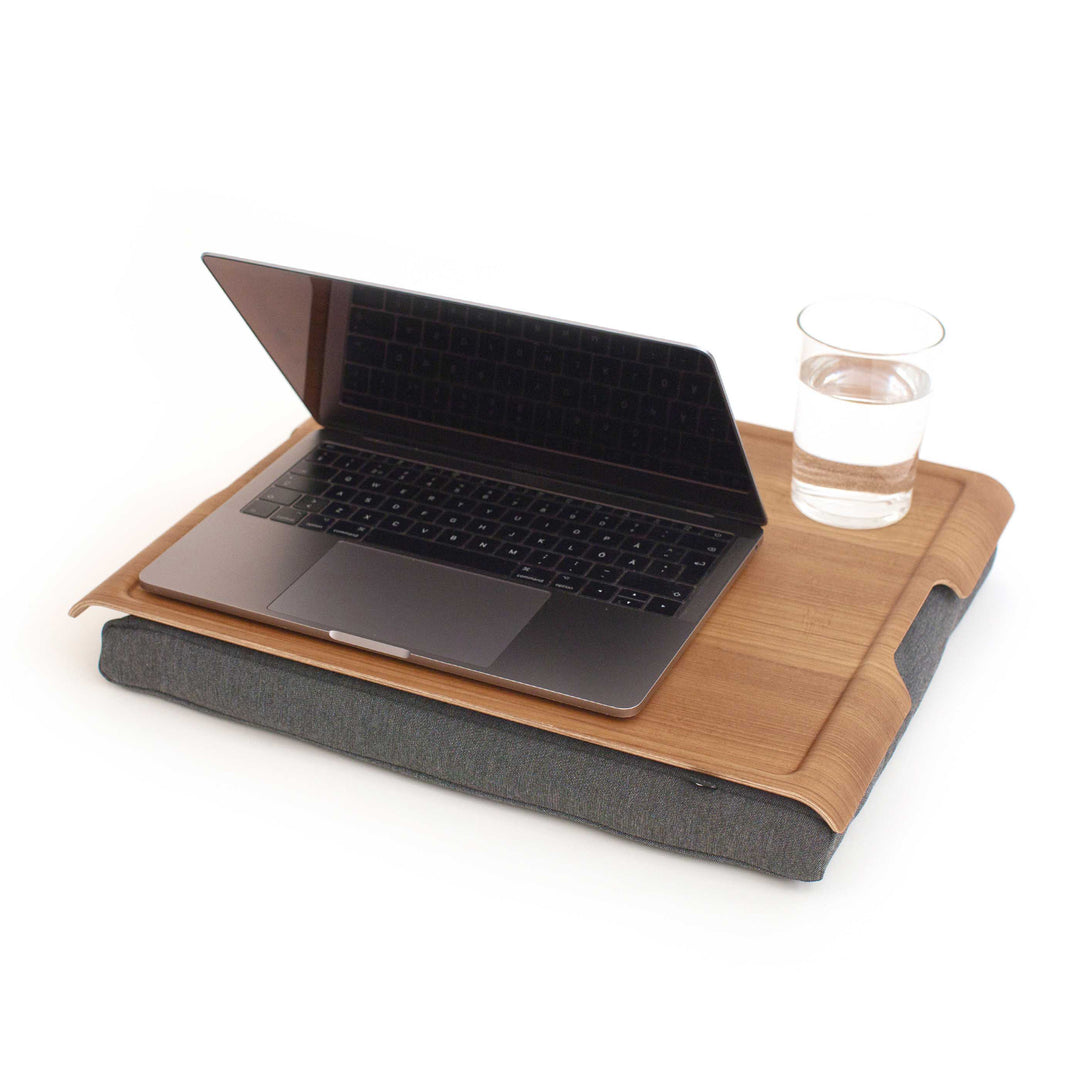 Laptray Anti-Slip. Large
Teak wood
Salt & Pepper Gray cushion. Non-slip surface