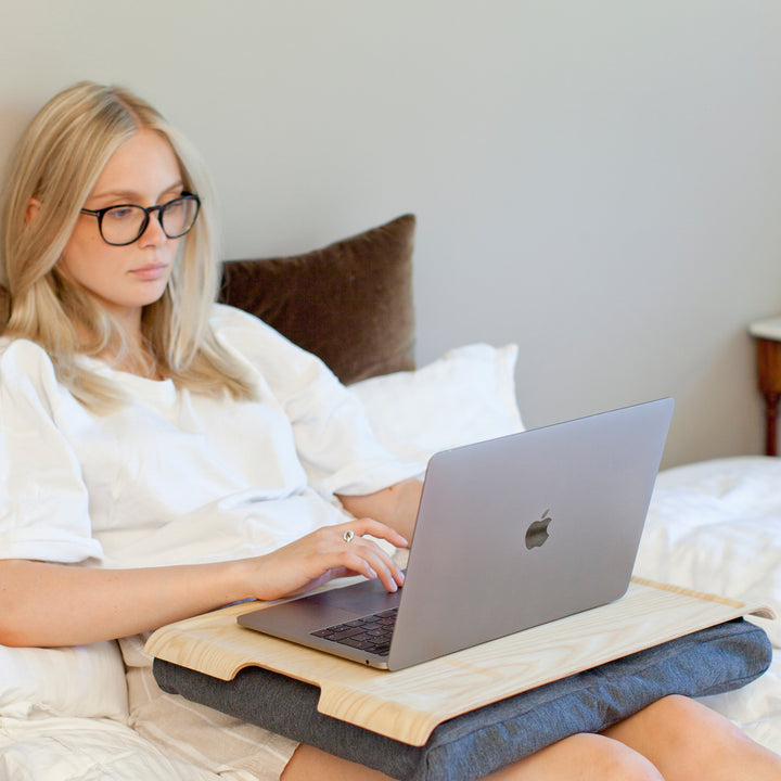 Laptray Anti-Slip. Large
Ash wood
Salt & Pepper Gray cushion. Non-slip surface