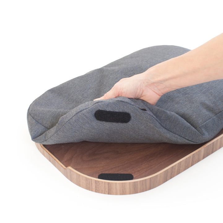 Laptray Anti-Slip CurveLine. Large
Walnut Wood
Salt & Pepper Gray Cushion. Non-Slip Surface