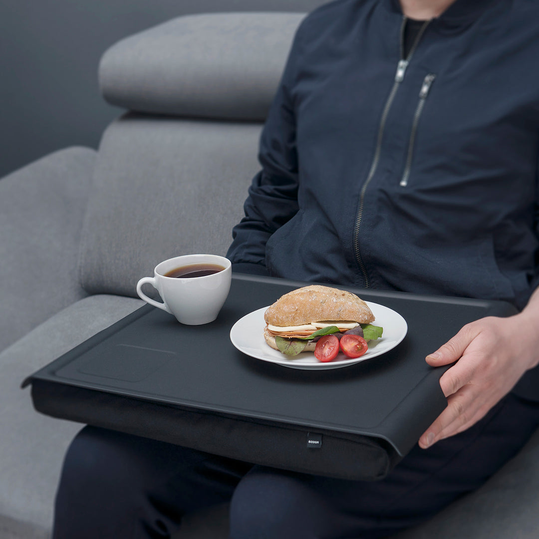 Laptray Anti-Slip. Large 
Matte Black tray. Black cushion 
Non-slip surface