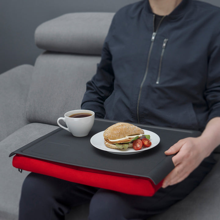 Laptray Anti-Slip. Large 
Matte Black tray. Red cushion 
Non-slip surface