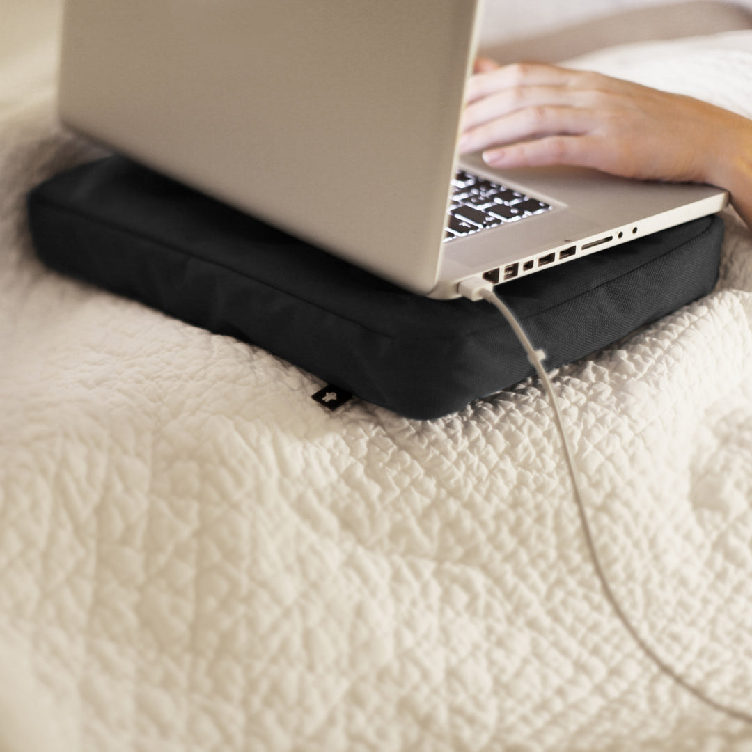 Surfpillow for laptop
Black / Black
Cotton