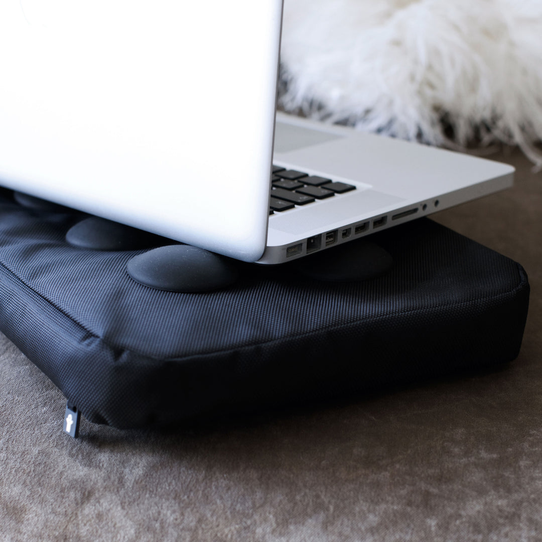 Surfpillow Hitech for laptop
Black / Black
Polyester