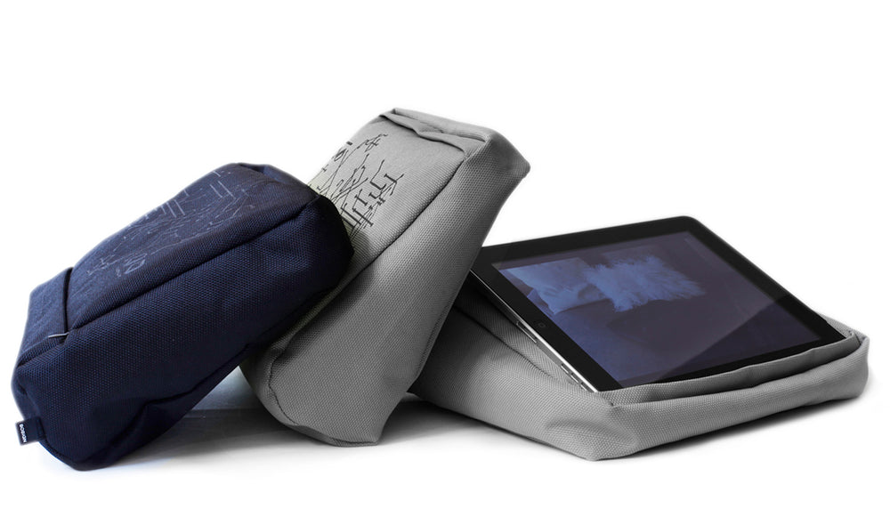 Tabletpillow Hitech for iPad / Tablet PC
Black / Black
Polyester. Silicone