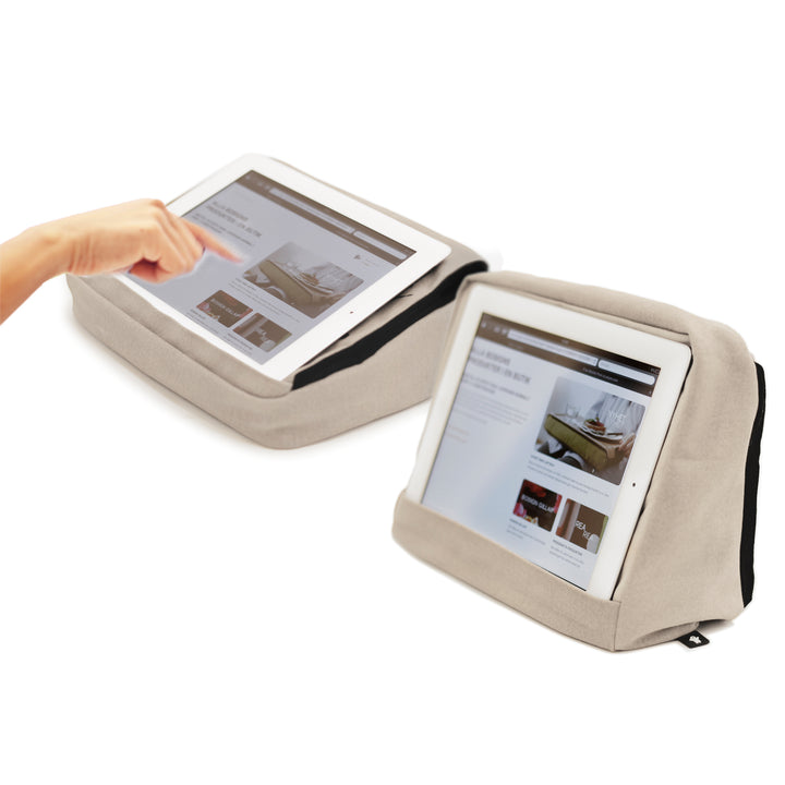 Tabletpillow Hitech with inner pockets for iPad / Tablet PC 
Cream/ Black. Cotton. Silicone