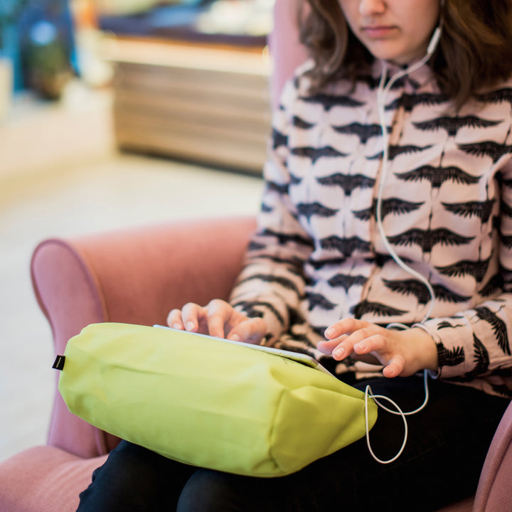 Tabletpillow Hitech with inner pockets for iPad / Tablet PC 
Lime green/ Black. Polyester. Silicone