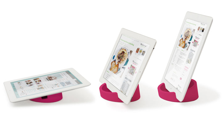 Kitchen Tablet Stand
Cookbook stand for Tablets and Smart Phones
Pink. Silicone (recyclable)