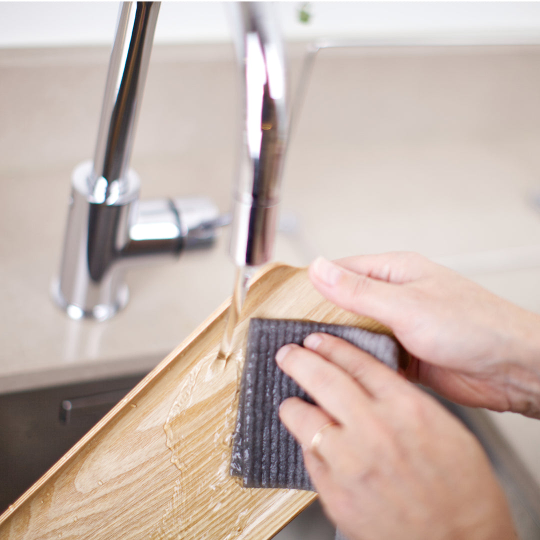 Wood Sink Organiser With Dishcloth Hanger
Water Resistant Tray
Willow Wood. Stainless Steel