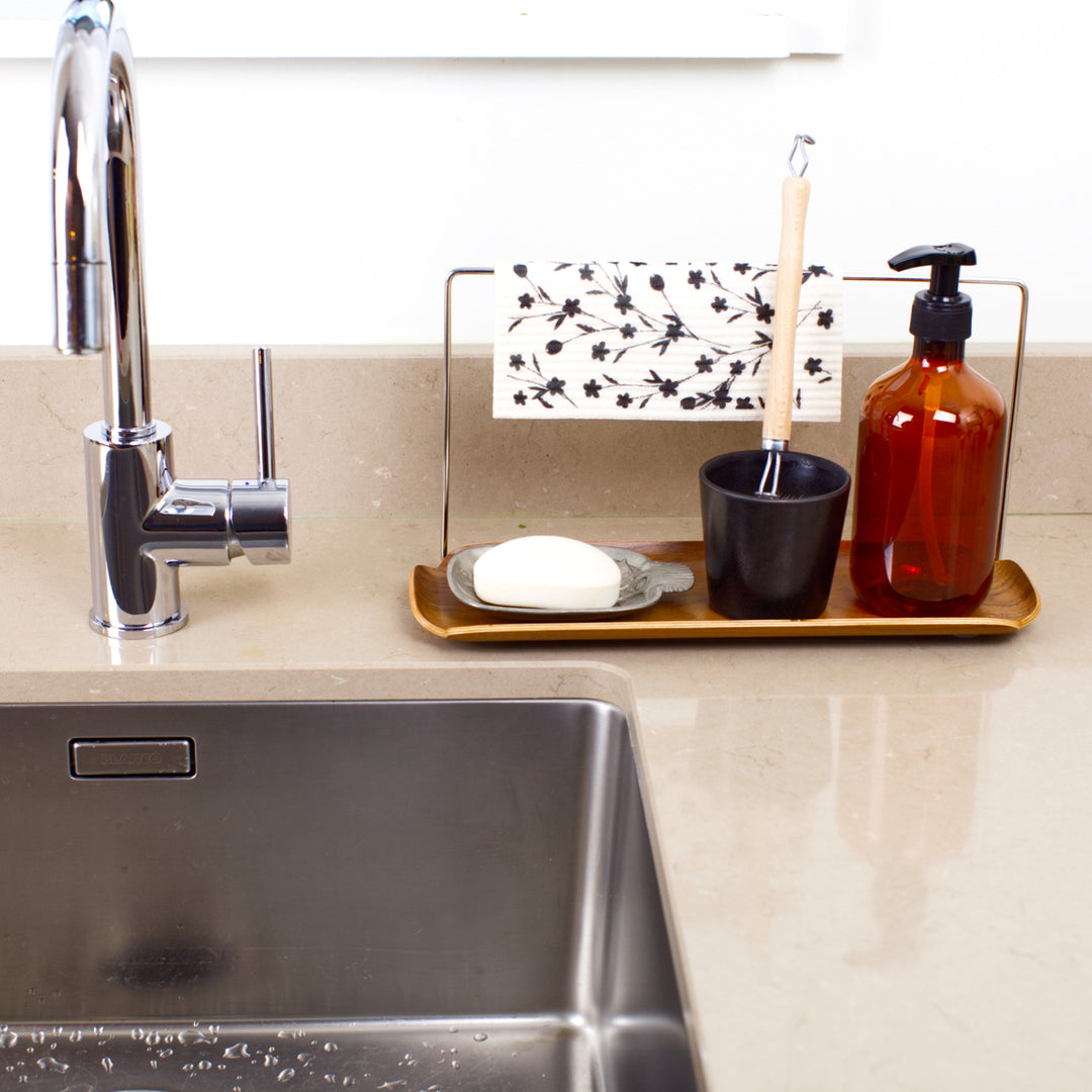 Wood Sink Organiser With Dishcloth Hanger
Water Resistant Tray
Walnut Wood. Stainless Steel