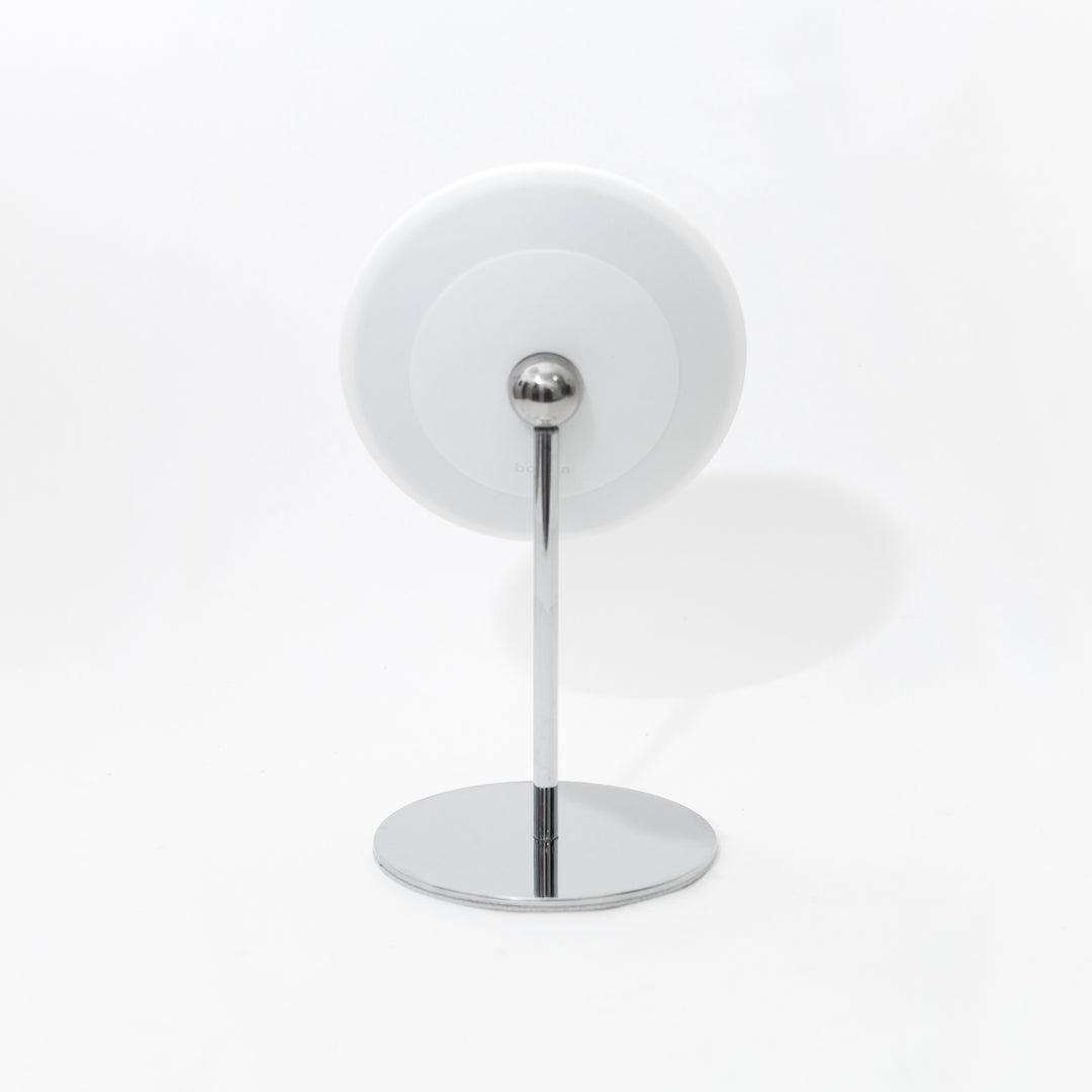 Detachable Make-up Mirror X5 AirMirror™ 
Table Stand. Chromed steel base. White Mirror
Magnetic fastener (Ø 16.5 cm)