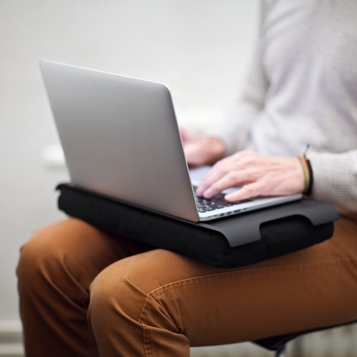 Mini Laptray Anti-Slip
Matte Black tray. Black cushion
Non-slip surface