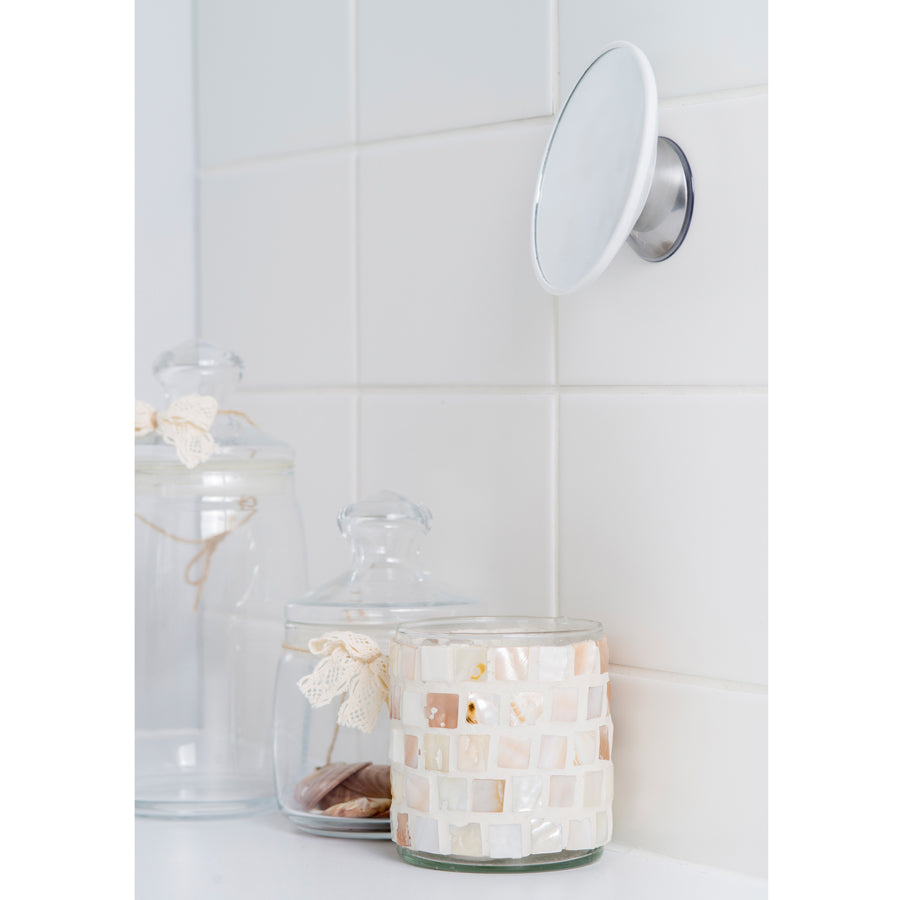 Detachable Magnifying Mirror X20. AirMirror™ 
White. Hidden Suction Cup Fitting
Magnetic Fastener (Ø 11,2 cm)