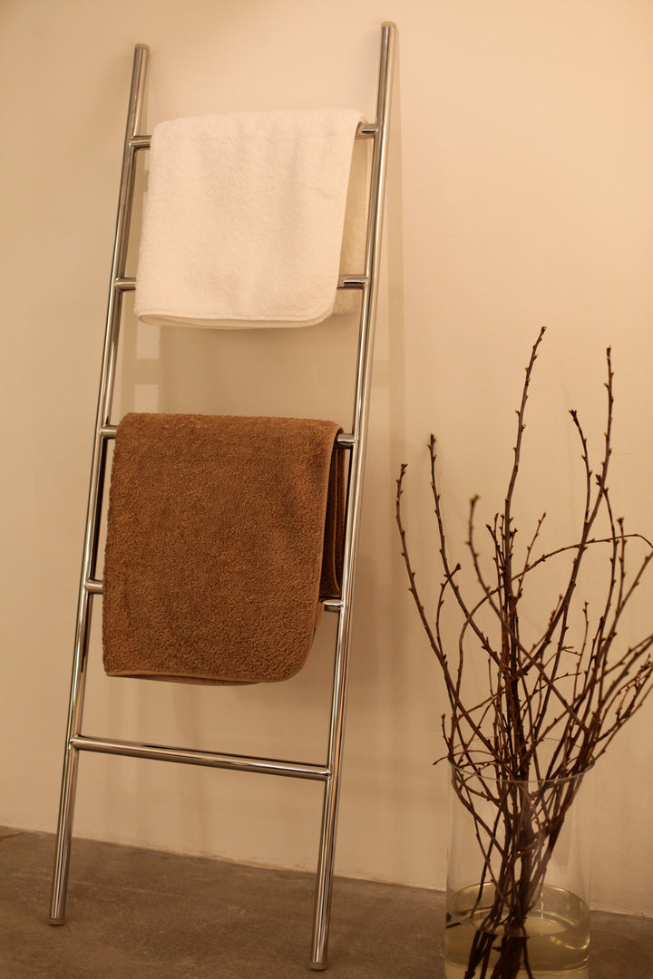 Towel Ladder / Clothes Dryer
Chrome coated stainless steel