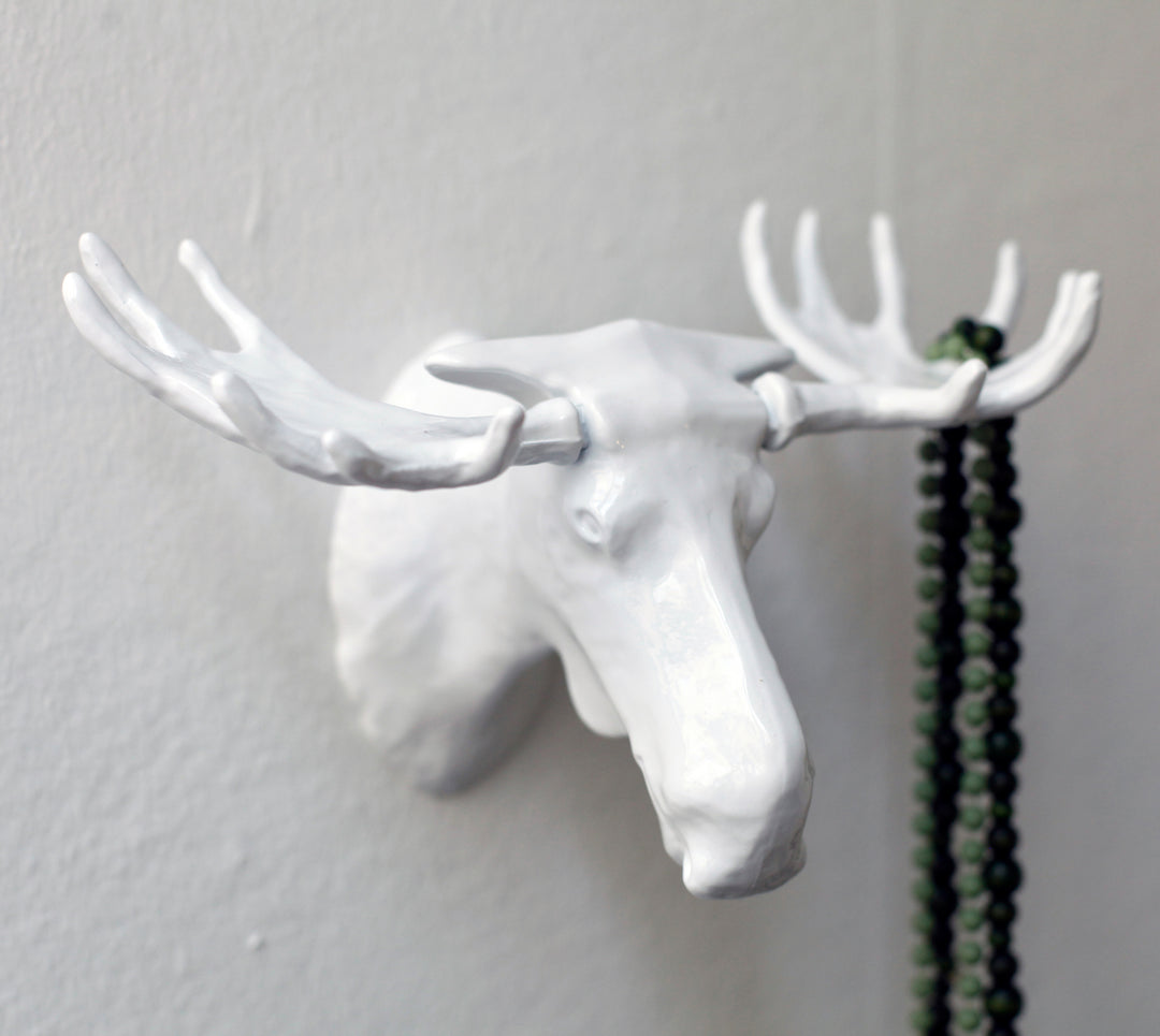 Wall hanger, Moose Hook
White
Lacquered cast zink